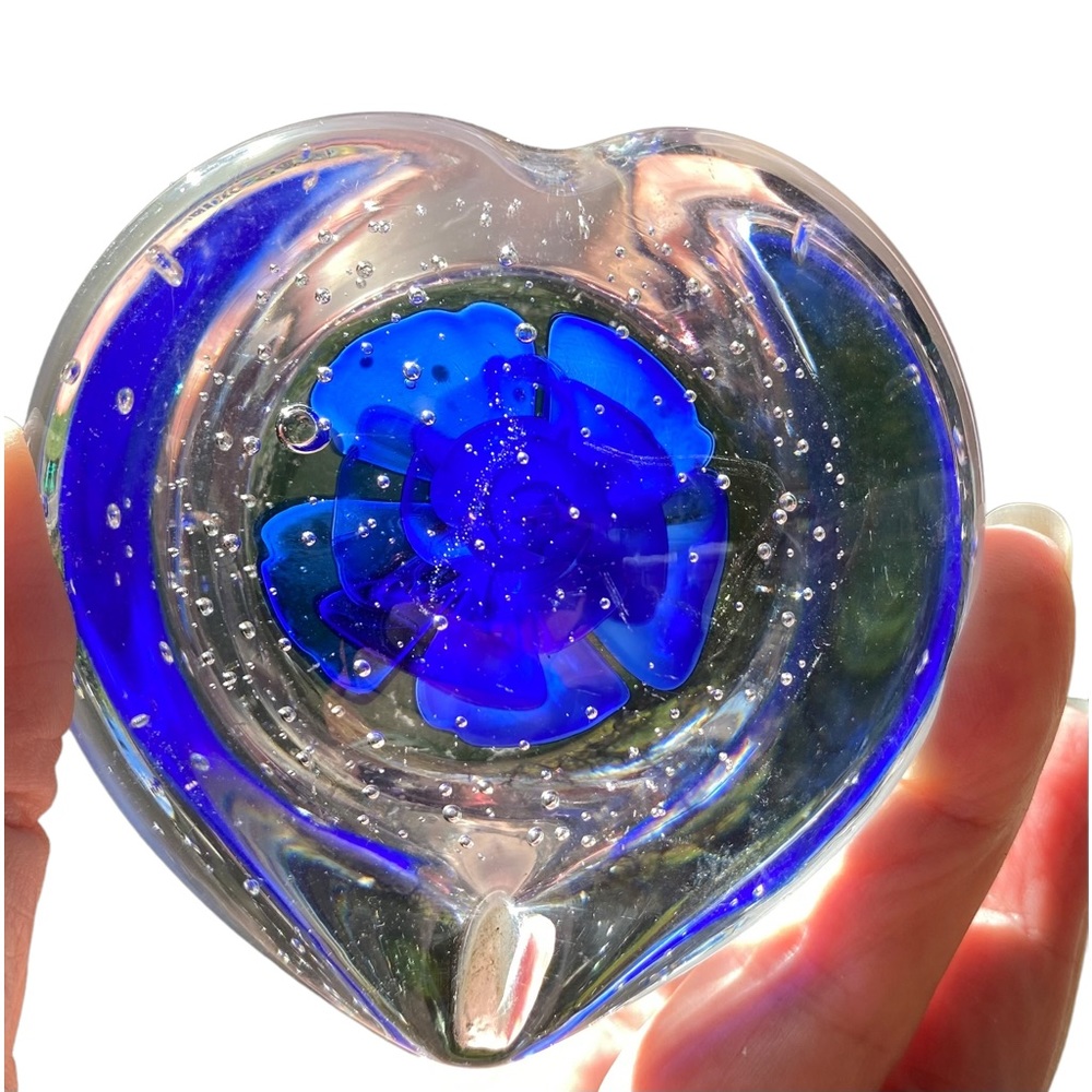 St Louisville Cobalt Blue floral heart shaped art glass air bubbles